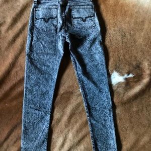 Kimes Ranch Acid wash Bonnie